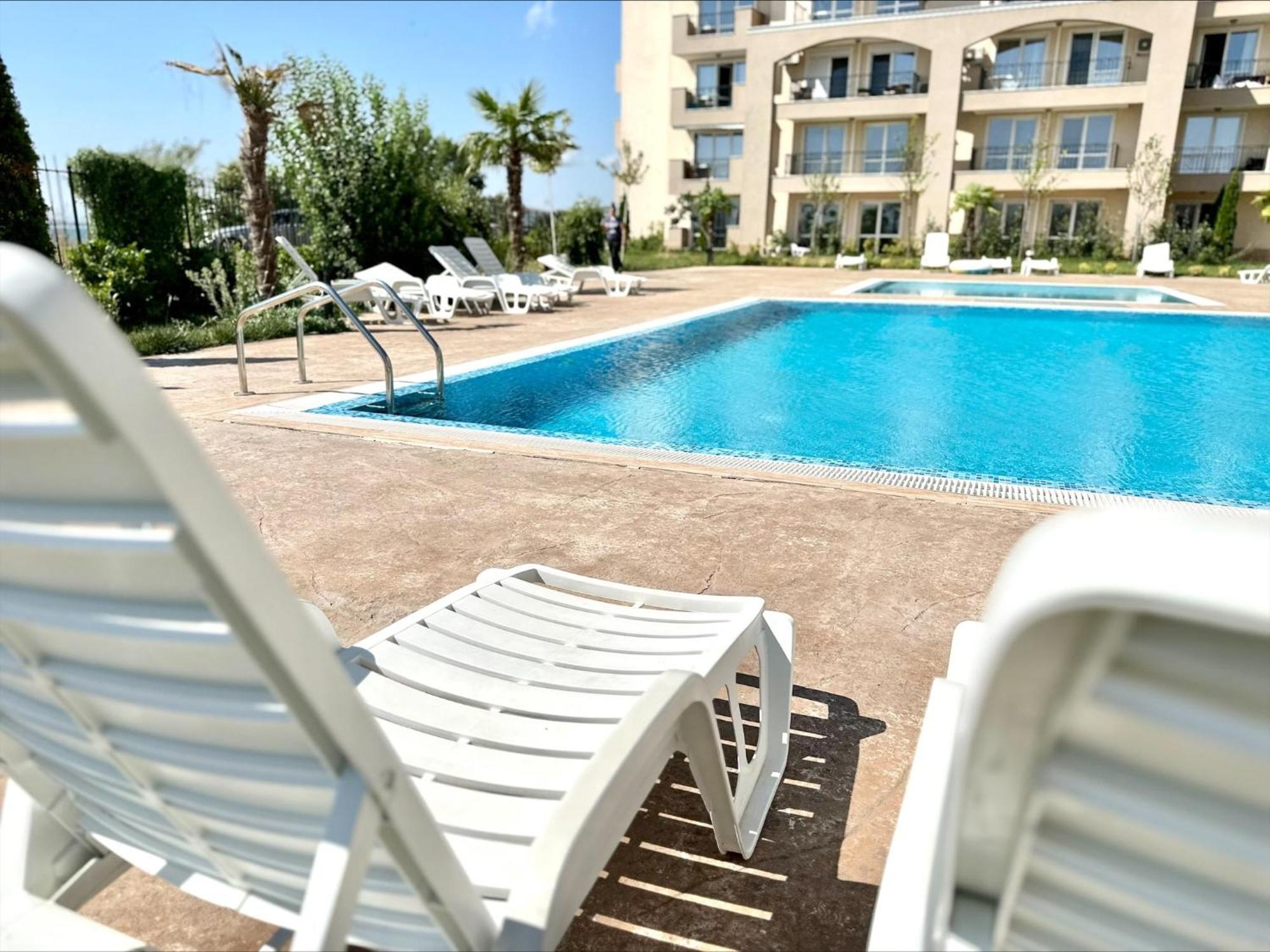 Ipanema Beach - Menada Apartments Свети-Влас Экстерьер фото