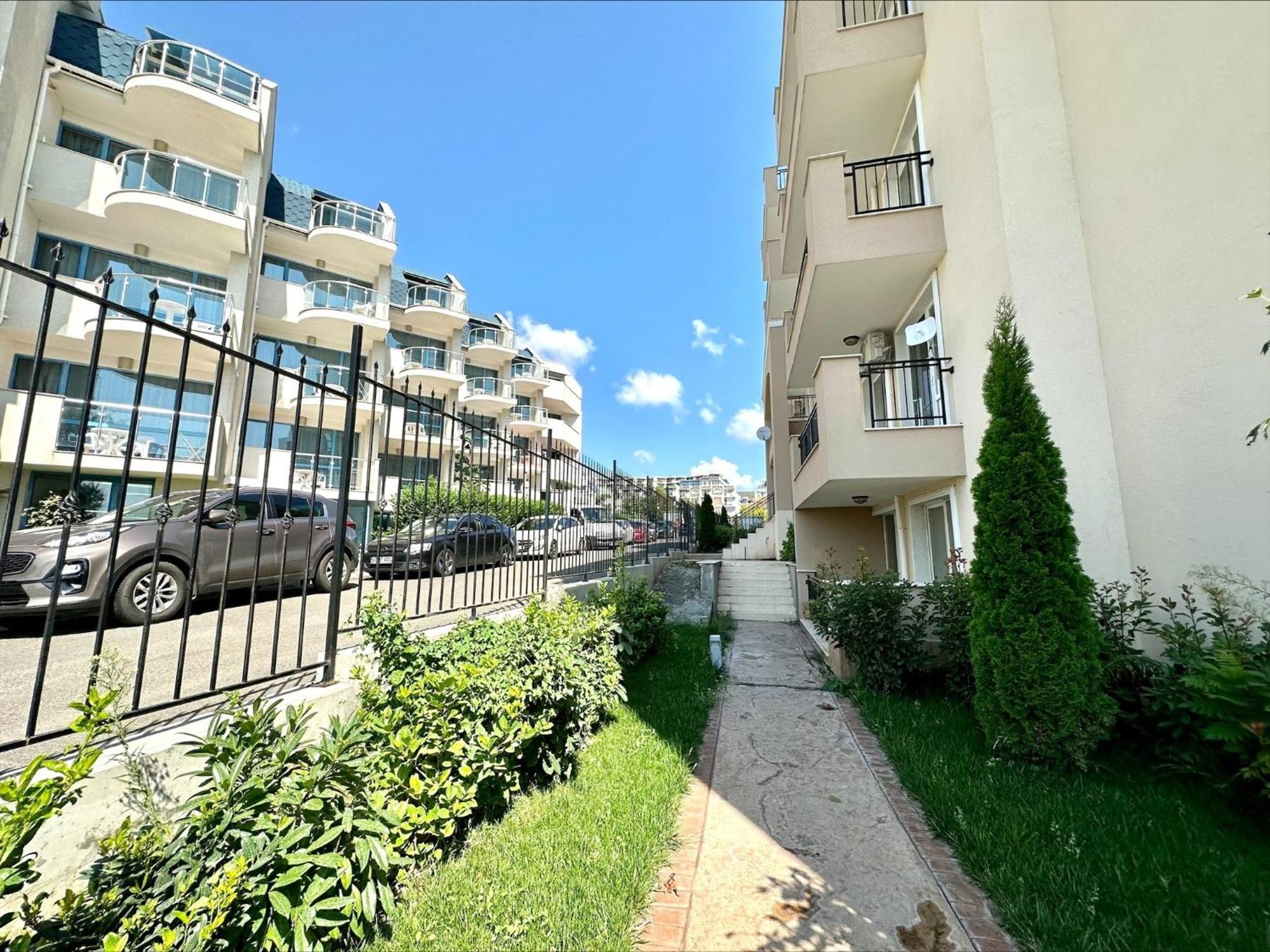 Ipanema Beach - Menada Apartments Свети-Влас Экстерьер фото
