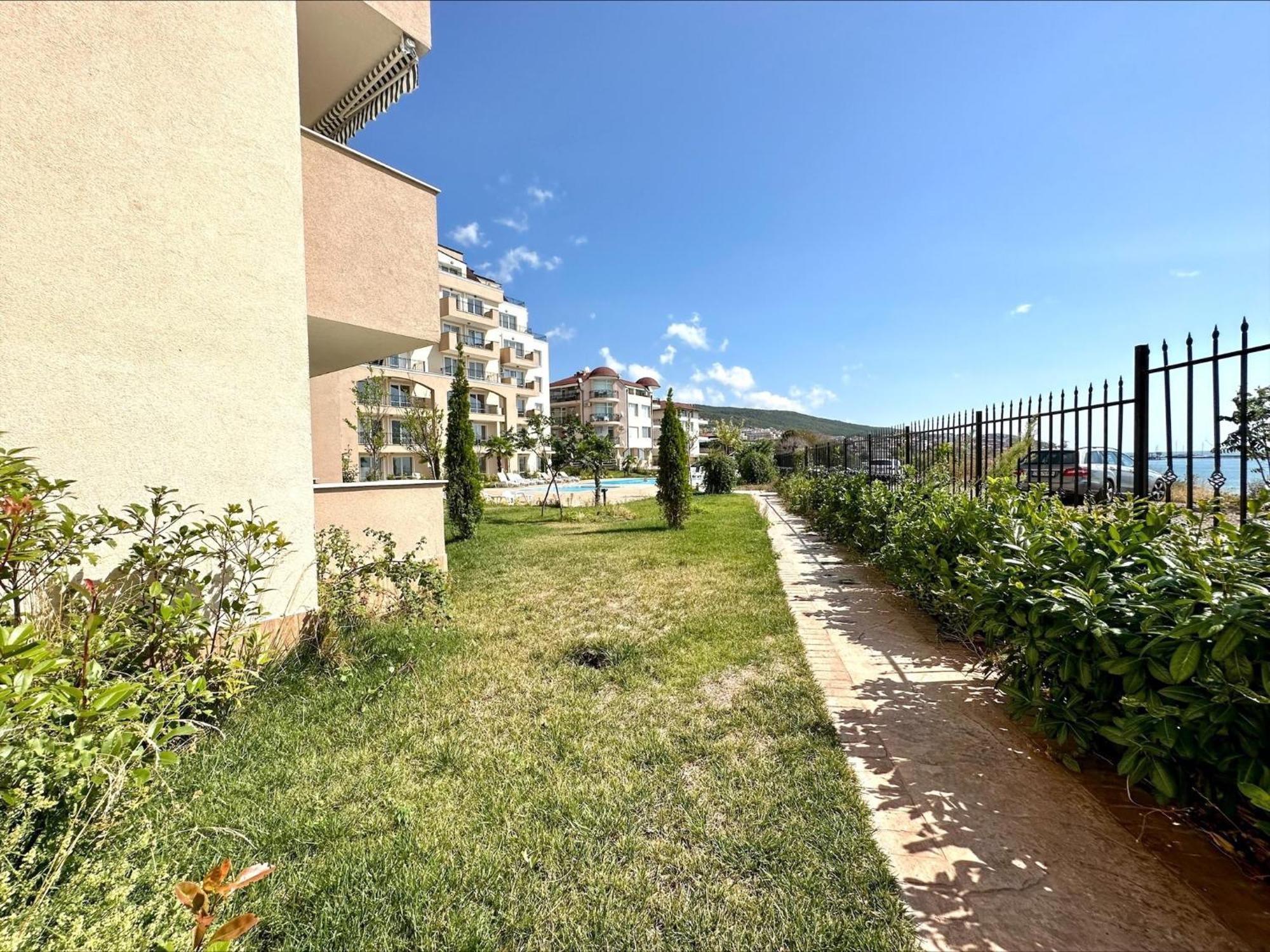 Ipanema Beach - Menada Apartments Свети-Влас Экстерьер фото
