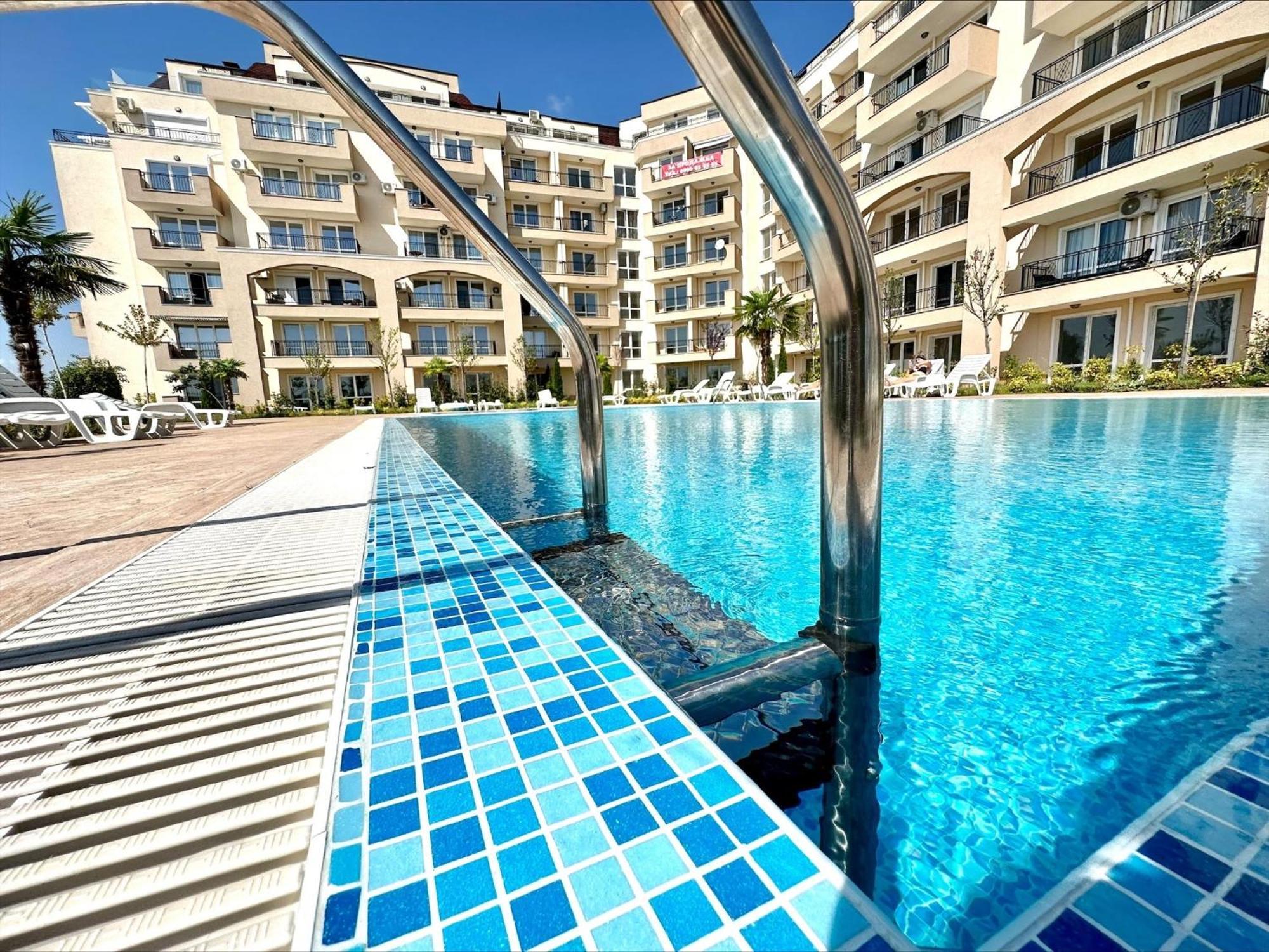 Ipanema Beach - Menada Apartments Свети-Влас Экстерьер фото