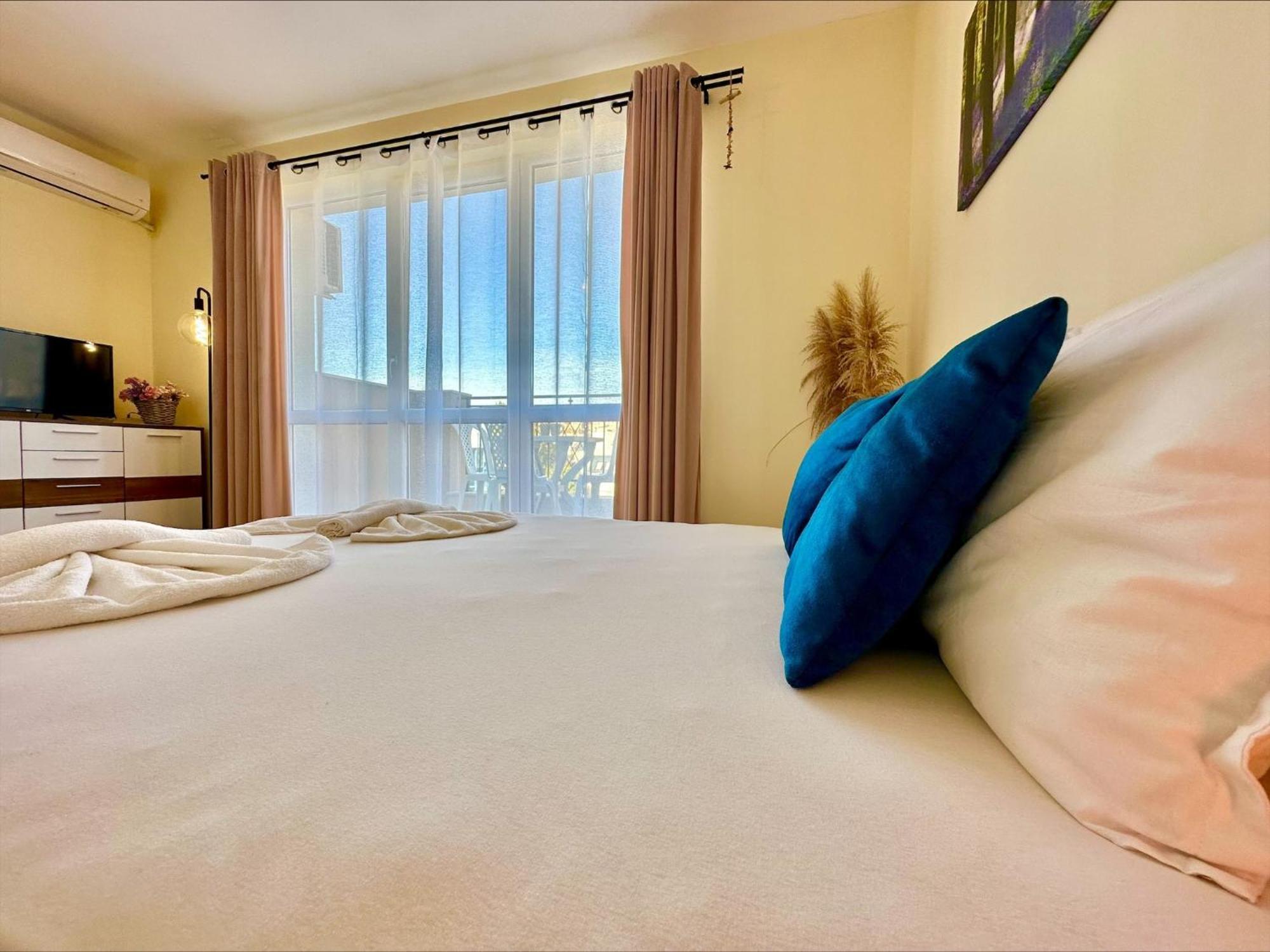 Ipanema Beach - Menada Apartments Свети-Влас Номер фото